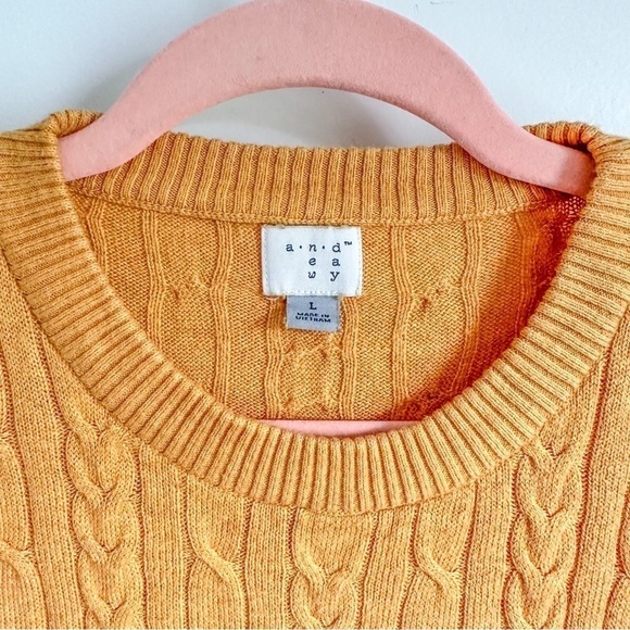 A New Day Mustard Yellow Cable Knit Crew Neck Preppy Sweater sz Large - Picture 2 of 4